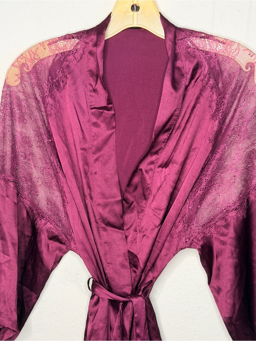 Victoria's Secret Robe - Picture 2 of 7
